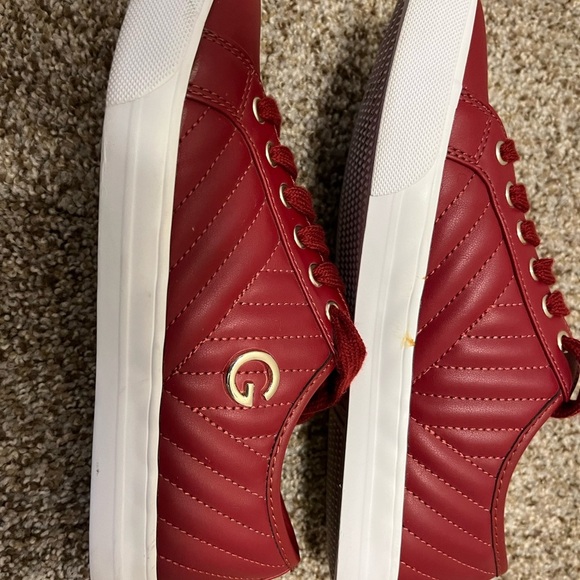 GBG Los Angeles Red Sneakers Low-Top Lace-Up - Picture 3 of 7